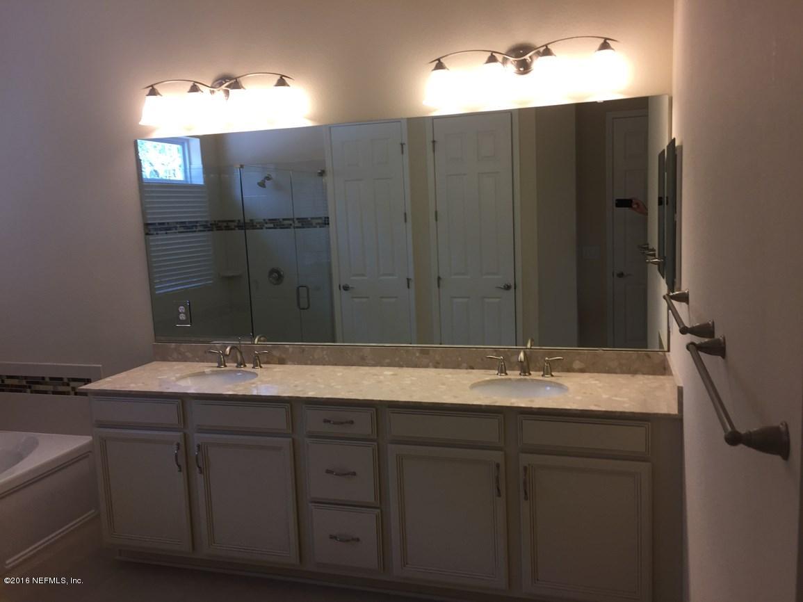 2555 Riley Oaks Trail Jacksonville, FL 32223 - Photo 17 of 24 Master Bath