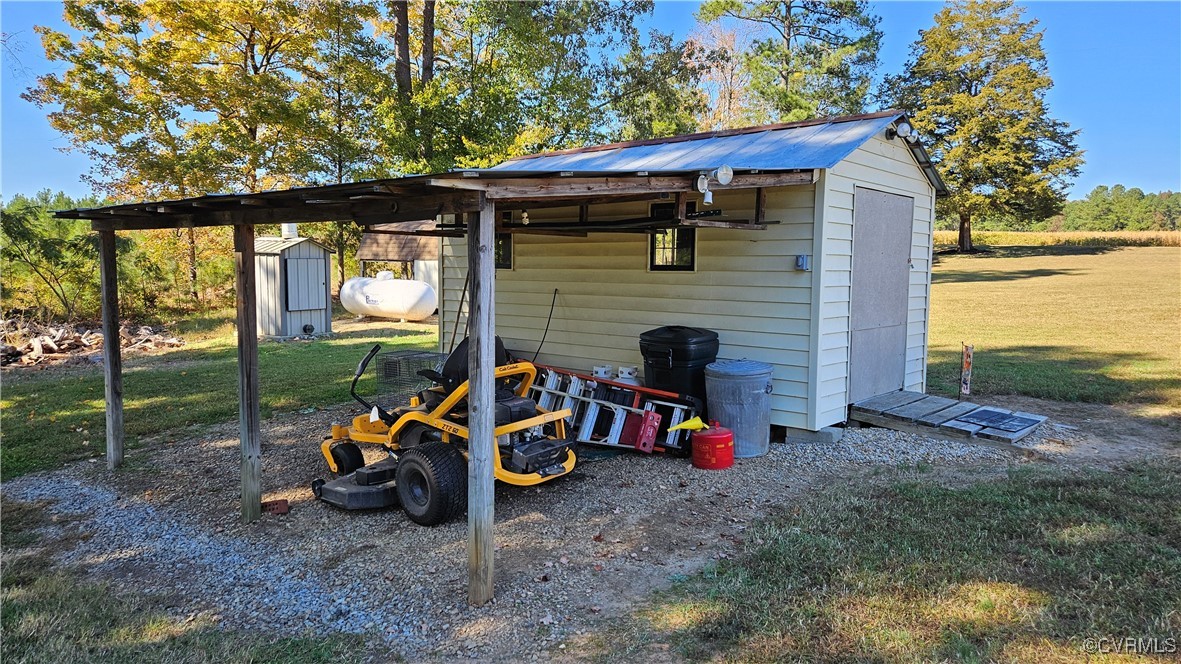 2504 Brunswick Road Blackstone, VA 23824 - Photo 23 of 50 Gallery Image 23
