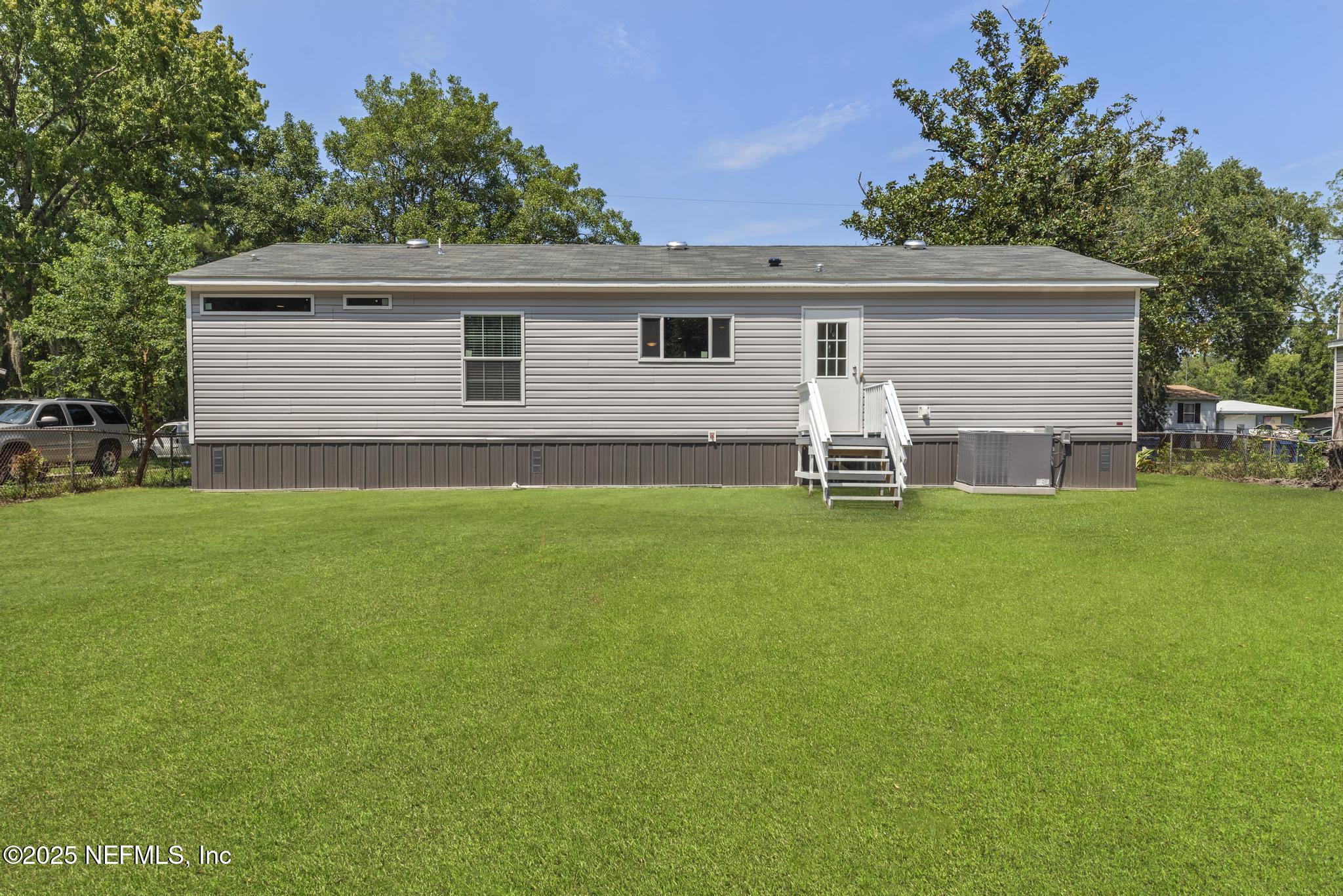 12835 Duval Lake Road East Jacksonville, FL 32218 - Photo 4 of 24 4