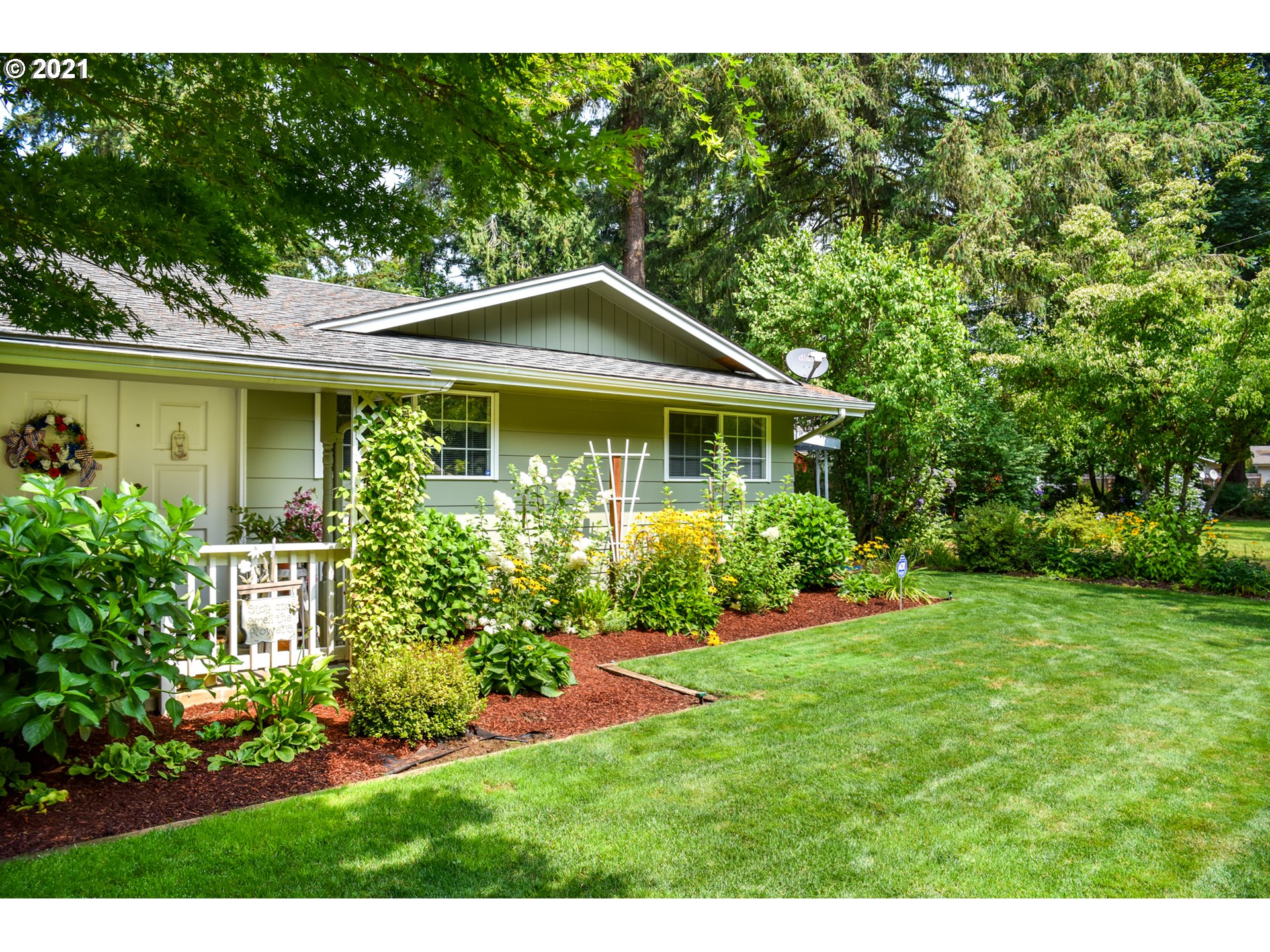 41555 Deerhorn Road Springfield, OR 97478 - Photo 5 of 15 Gallery Image 5