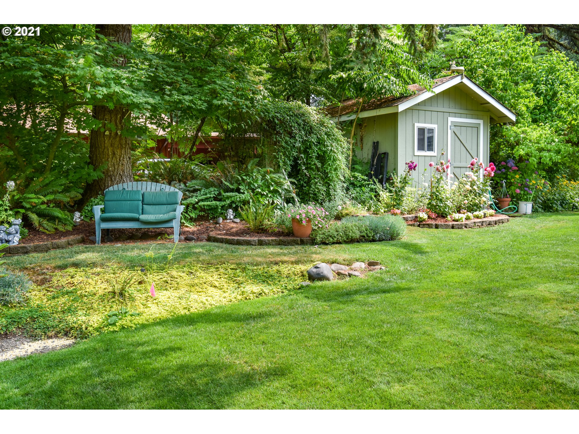 41555 Deerhorn Road Springfield, OR 97478 - Photo 7 of 15 Gallery Image 7