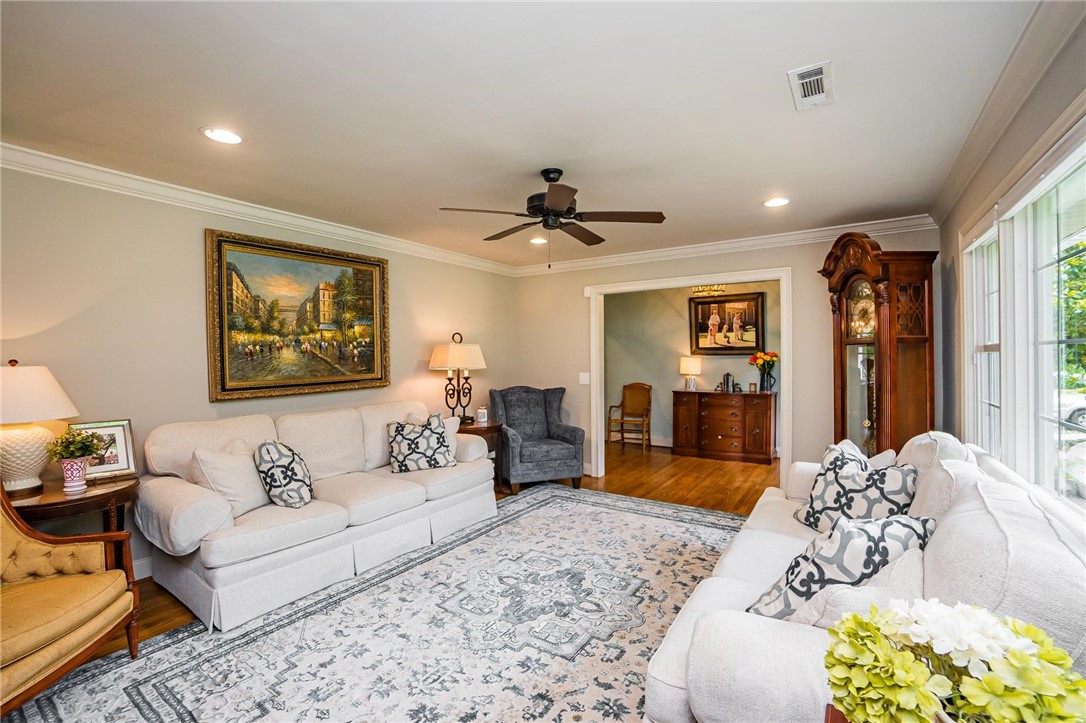 233 Riggs Drive Clemson, SC 29631 - Photo 5 of 39 Gallery Image 5