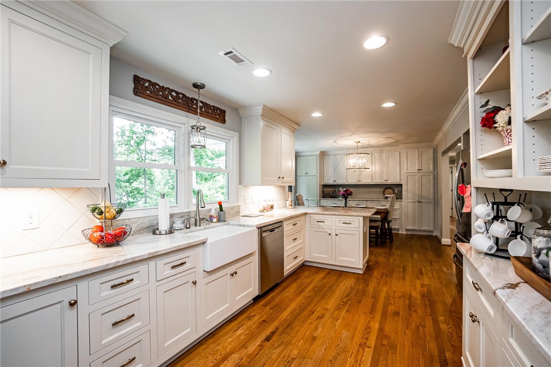 233 Riggs Drive Clemson, SC 29631 - Photo 8 of 39 Gallery Image 8