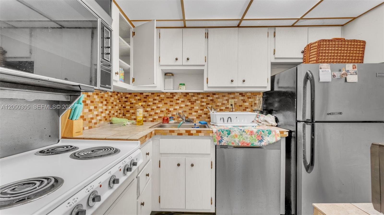 2899 Collins Avenue, Unit 702 Miami Beach, FL 33140 - Photo 9 of 15