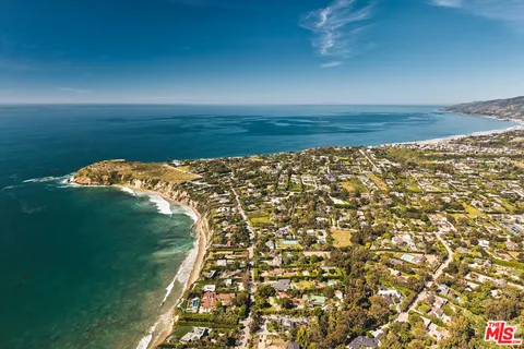 $5,600,000 | 29417 Bluewater Road, Malibu, CA 90265