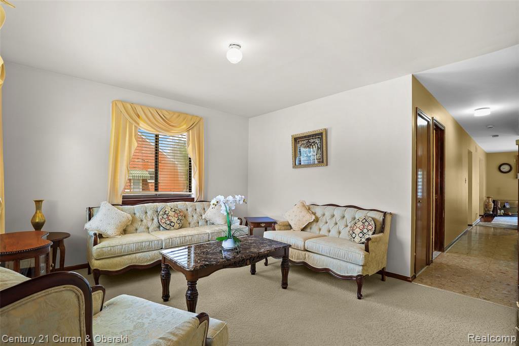 5296 Chase Road Dearborn, MI 48126 - Photo 17 of 36