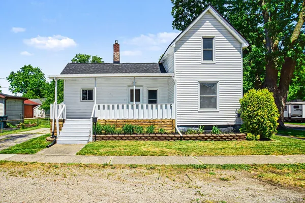 $159,900 | 106 Pope Street, Lapeer, MI 48446