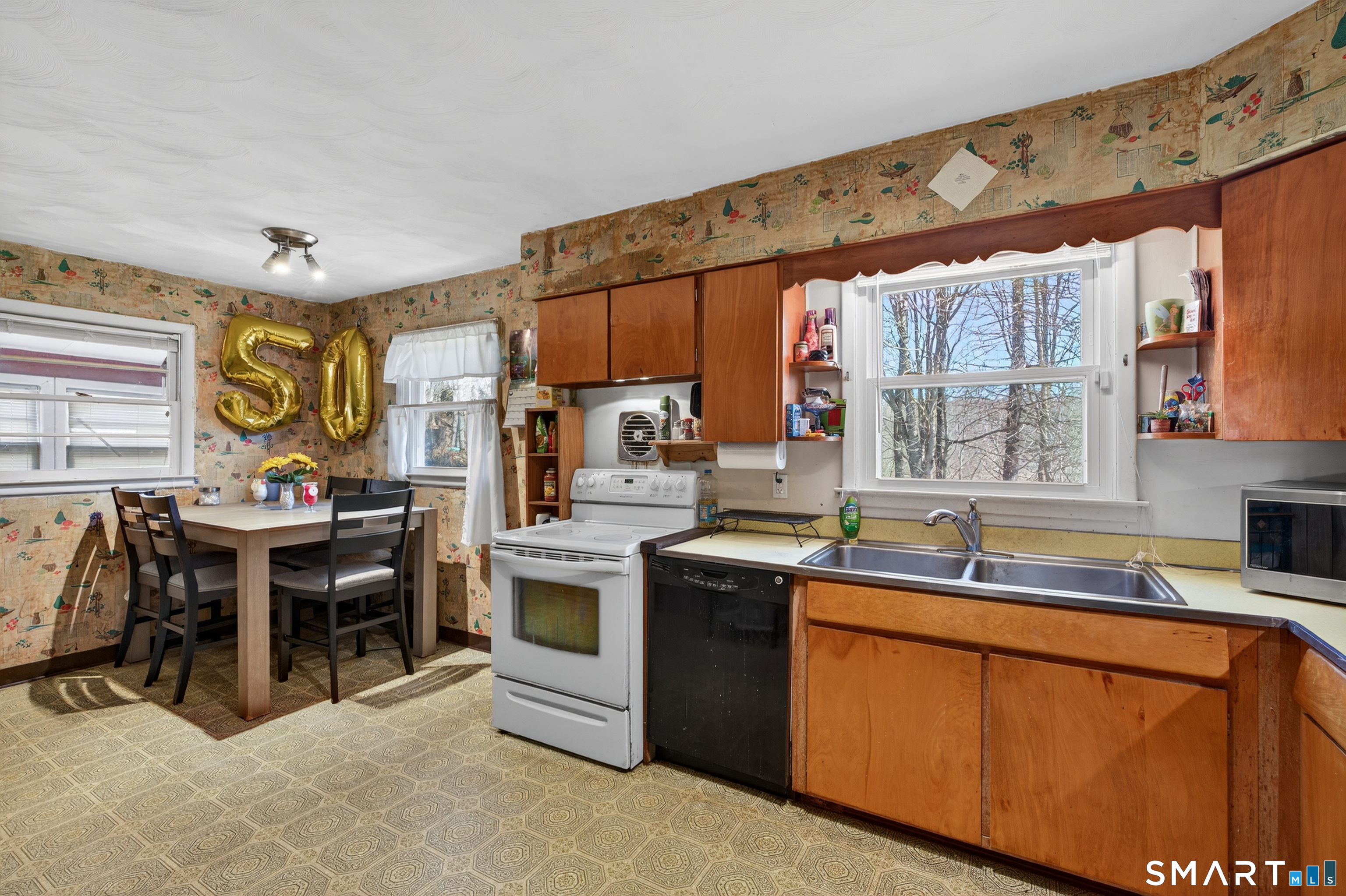 9 Milton Drive Meriden, CT 06450 - Photo 5 of 15