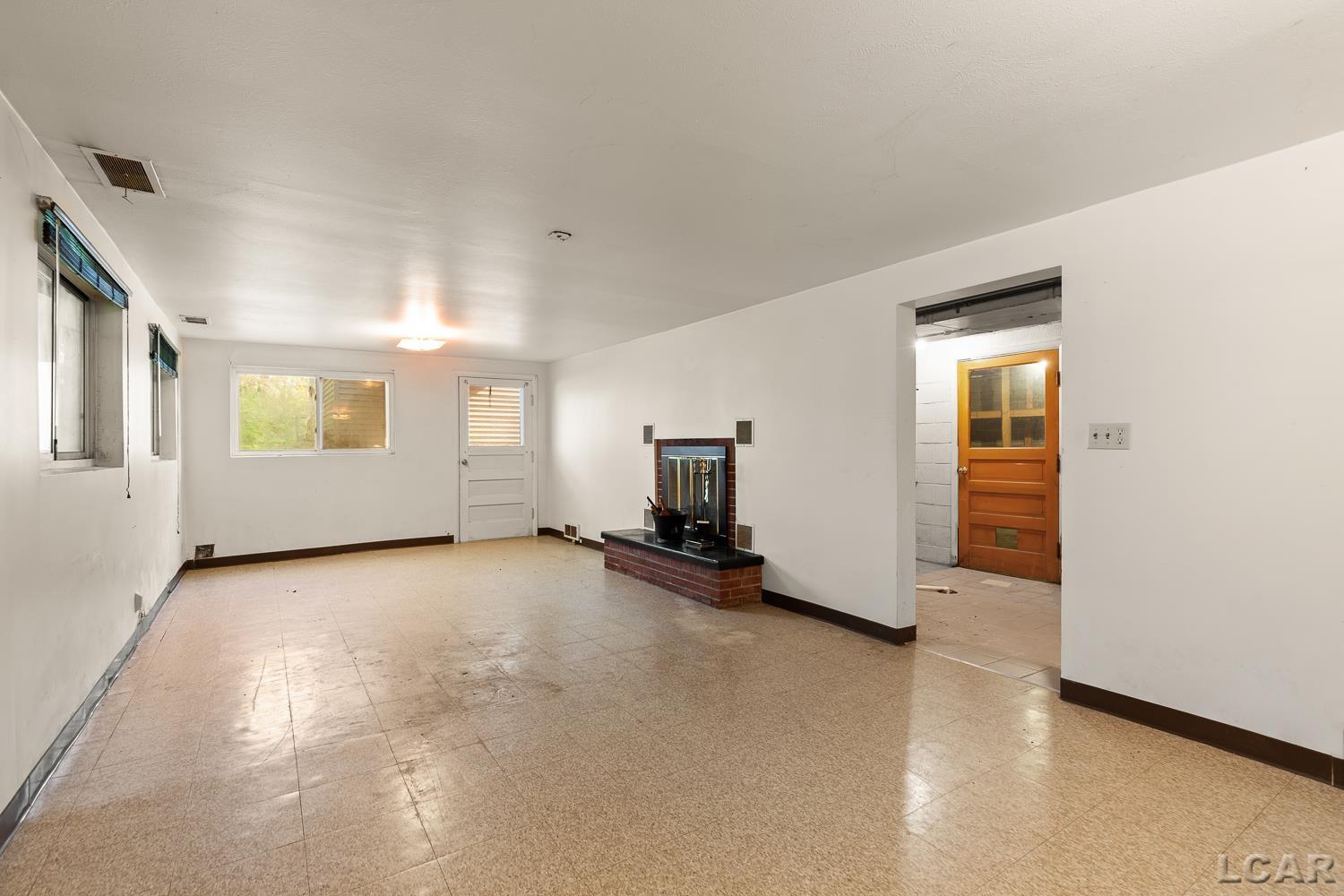 601 North Occidental Road Tecumseh, MI 49286 - Photo 20 of 52 50174577-cc2ab81d-7fd0-46bd-bd92-71d72b476e59.JPG