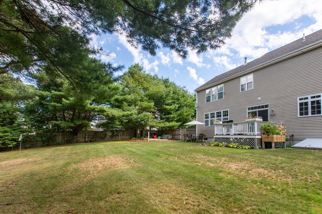 402 Raymond Road Plymouth, MA 02360 - Photo 4 of 26 Gallery Image 4