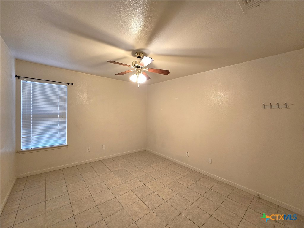 1411 Nicholas Circle, Unit B Killeen, TX 76542 - Photo 14 of 18