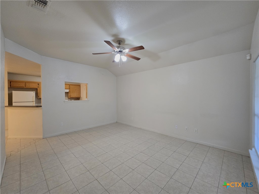 1411 Nicholas Circle, Unit B Killeen, TX 76542 - Photo 5 of 18