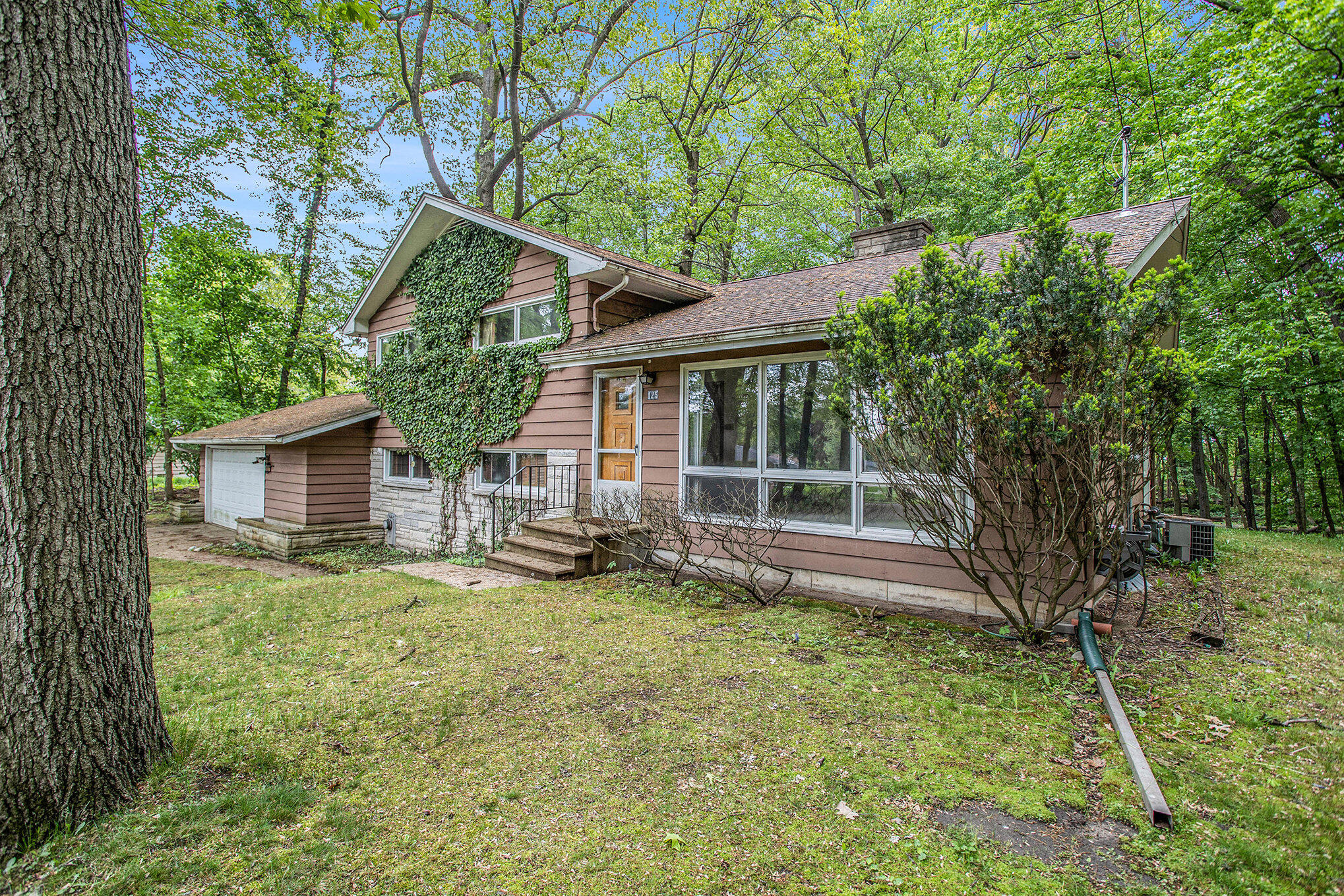 125 Christy Road Battle Creek, MI 49015 - Photo 3 of 25 004_file_963