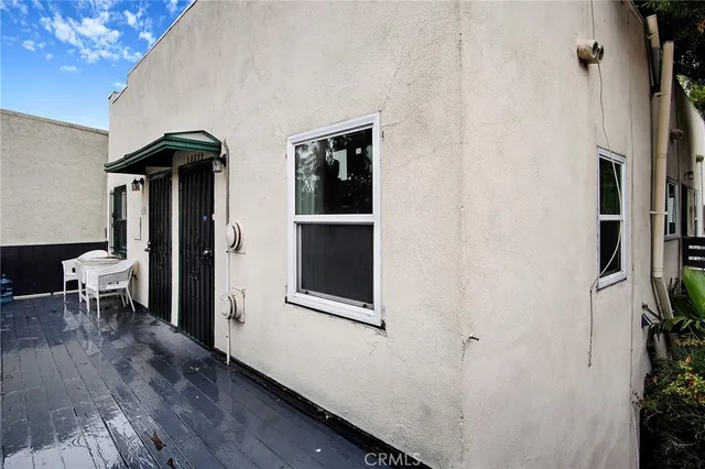 a view of a back yard of the house