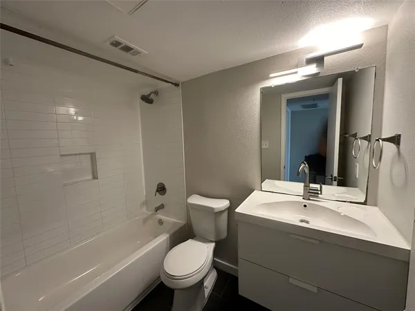 $1,025 | 5408 Reiger Avenue, Unit 303, Dallas, TX 75214