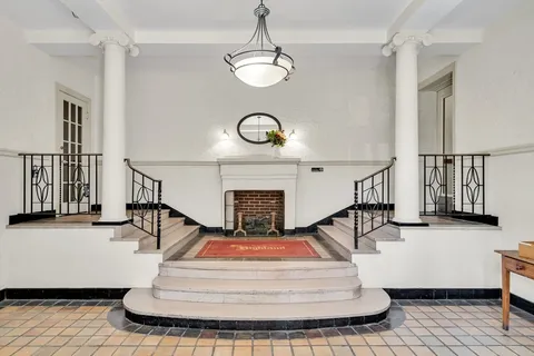 $679,000 | 393 Broadway, Unit 10, Cambridge, MA 02139