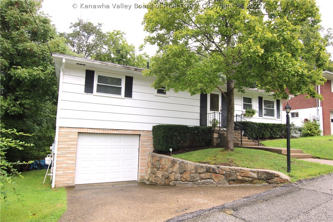 511 Spotswood Road Charleston, WV 25303 - Photo 2 of 29 Gallery Image 2