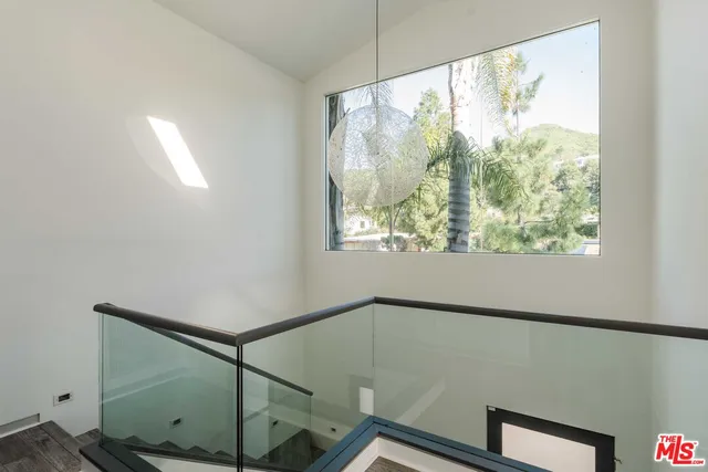 $3,165,000 | 1257 Bienveneda Avenue, Pacific Palisades, CA 90272
