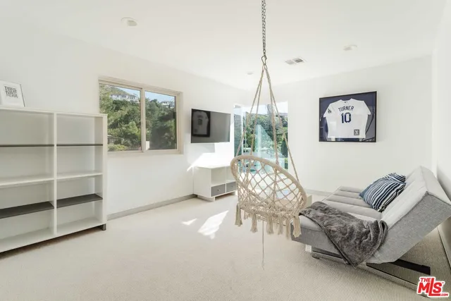 $3,165,000 | 1257 Bienveneda Avenue, Pacific Palisades, CA 90272