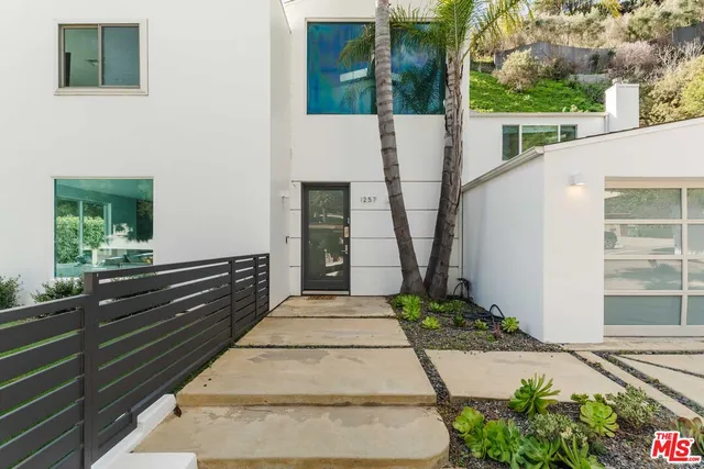 $3,165,000 | 1257 Bienveneda Avenue, Pacific Palisades, CA 90272