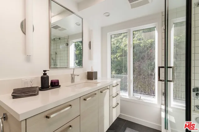 $3,165,000 | 1257 Bienveneda Avenue, Pacific Palisades, CA 90272