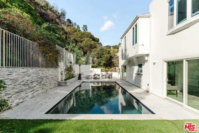 $3,165,000 | 1257 Bienveneda Avenue, Pacific Palisades, CA 90272