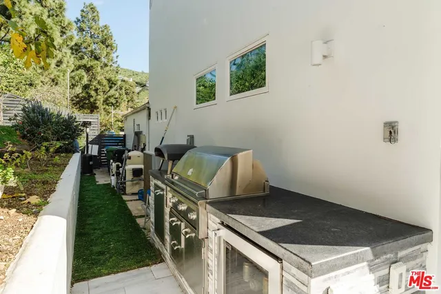 $3,165,000 | 1257 Bienveneda Avenue, Pacific Palisades, CA 90272