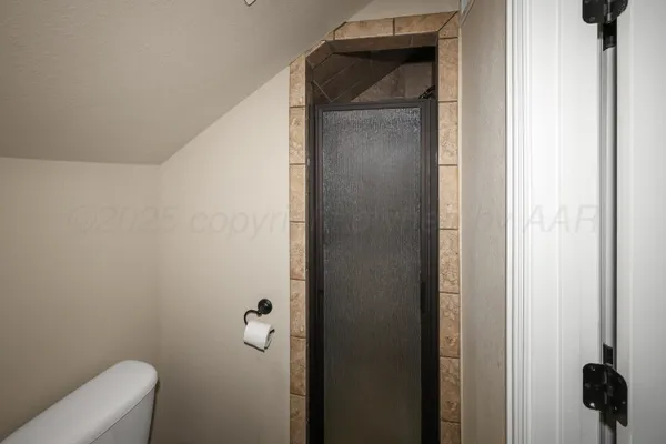 a bathroom with a toilet