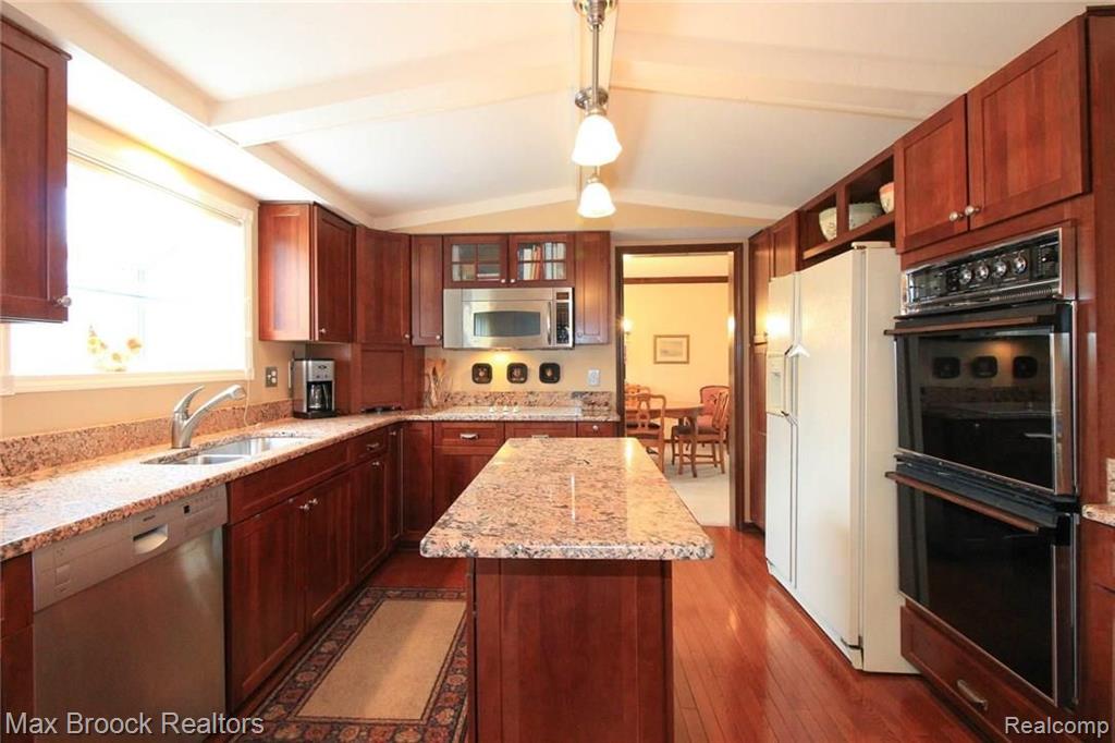 3251 Kilburn Road West Rochester Hills, MI 48306 - Photo 24 of 53