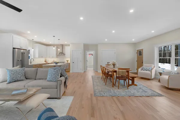 $779,000 | 19 Forest Glen Lane, Topsham, ME 04086
