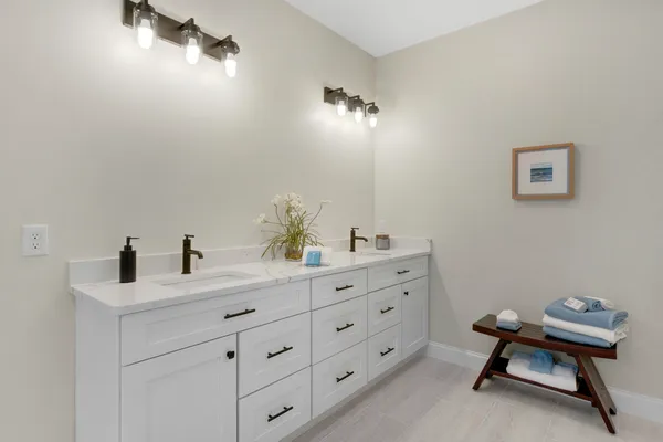 $779,000 | 19 Forest Glen Lane, Topsham, ME 04086