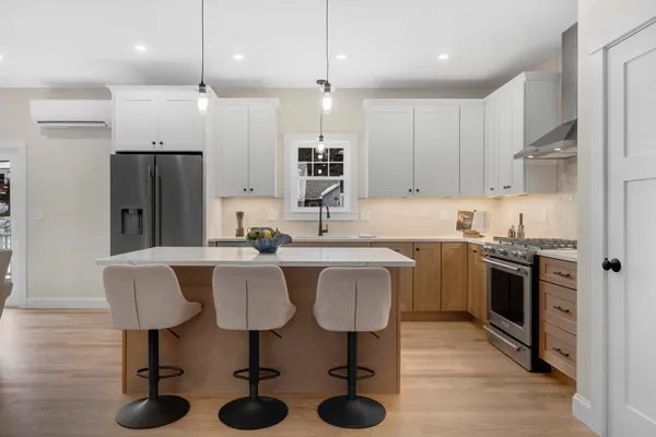 $779,000 | 19 Forest Glen Lane, Topsham, ME 04086