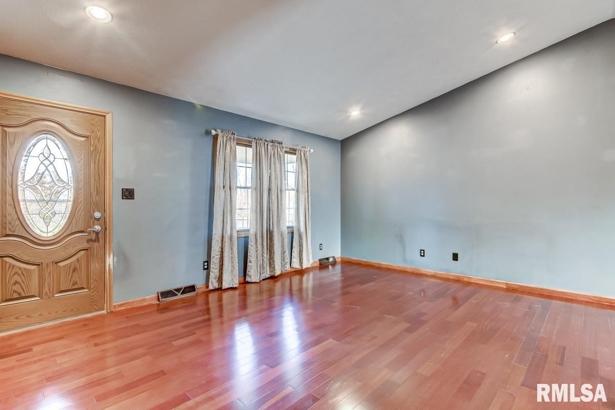 3106 Interurban Avenue Springfield, IL 62707 - Photo 4 of 29 Gallery Image 4