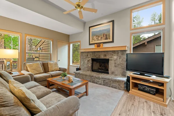 $21,900 | 57357 Beaver Ridge Loop, Unit 22, Sunriver, OR 97707