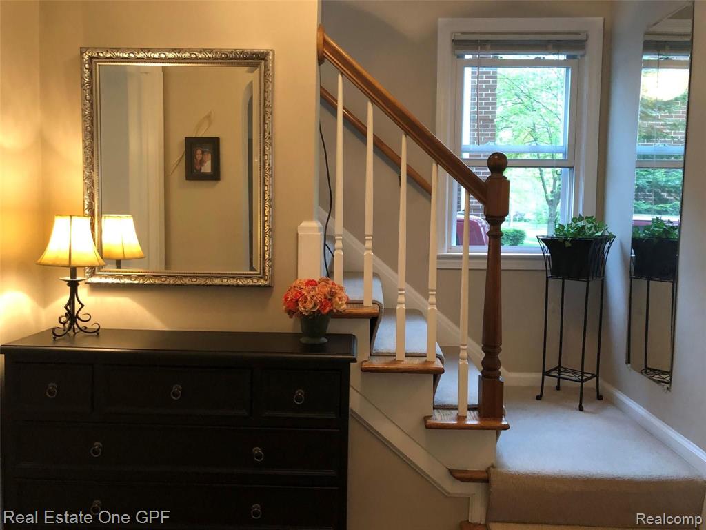 1876 Broadstone Road Grosse Pointe Woods, MI 48236 - Photo 18 of 53
