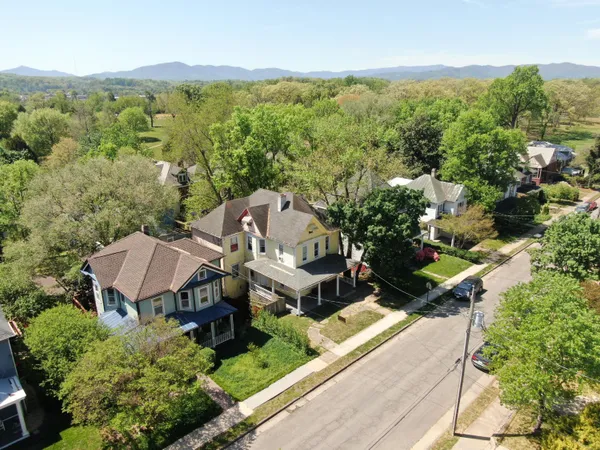 $310,000 | 518 Highland Avenue Southwest, Roanoke, VA 24016