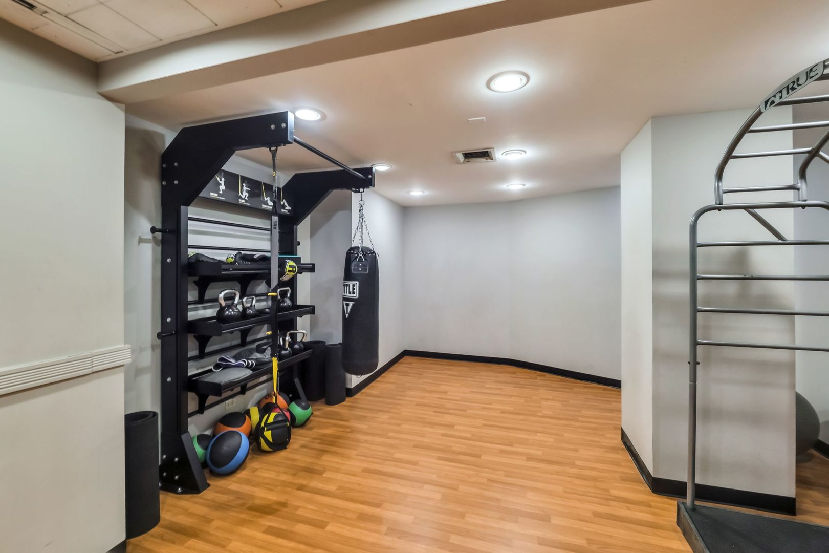 211 East Ohio Street, Unit 1203 Chicago, IL 60611 - Photo 28 of 38