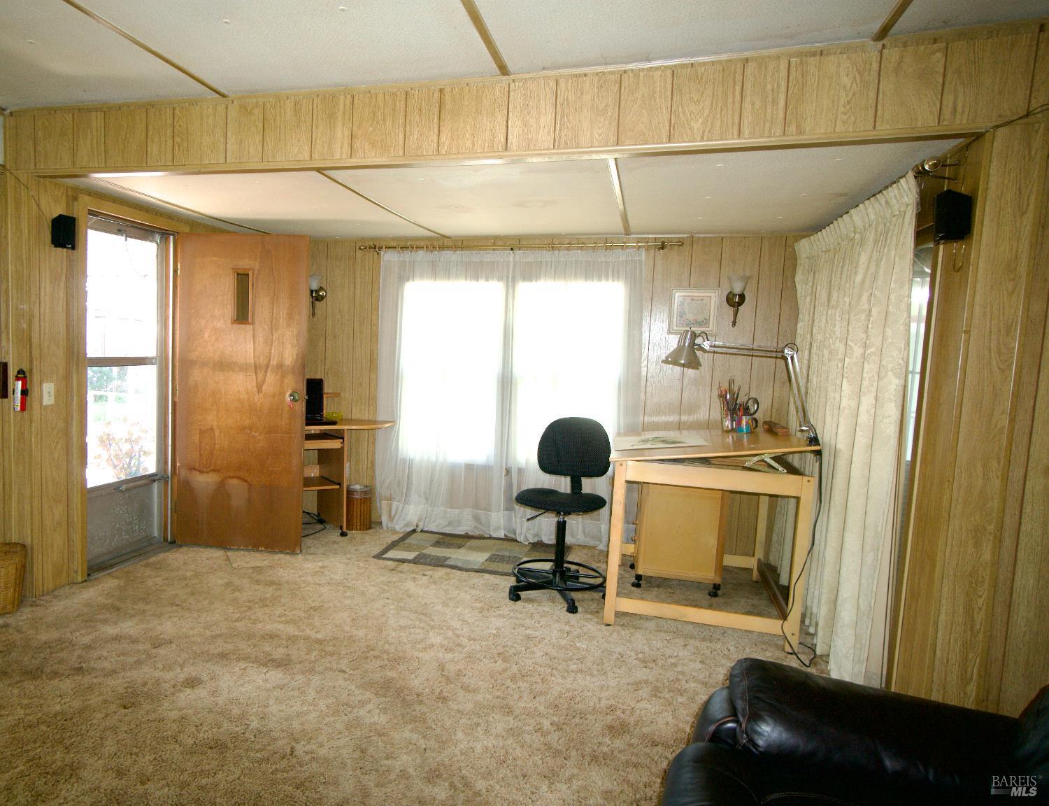 86 Coronado Circle Santa Rosa, CA 95409 - Photo 2 of 11 Looking toward the front door in the living room.