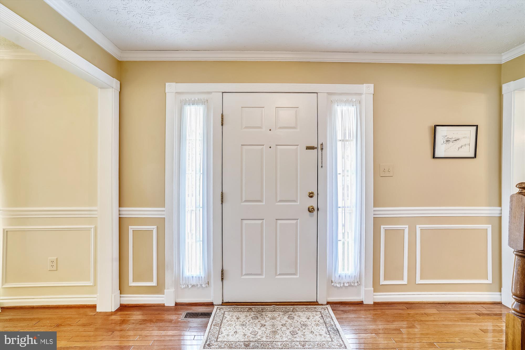 17302 Seneca Chase Park Road Poolesville, MD 20837 - Photo 2 of 82 Welcome to a gracious entry foyer