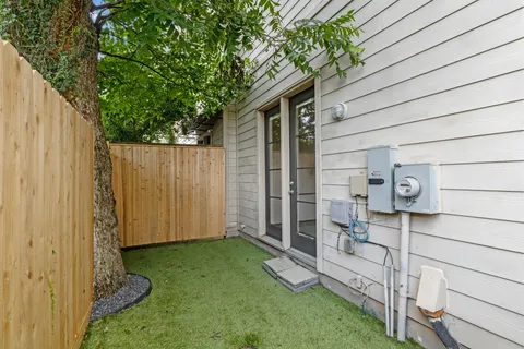 $649,000 | 908 Thompson Street, Houston, TX 77007