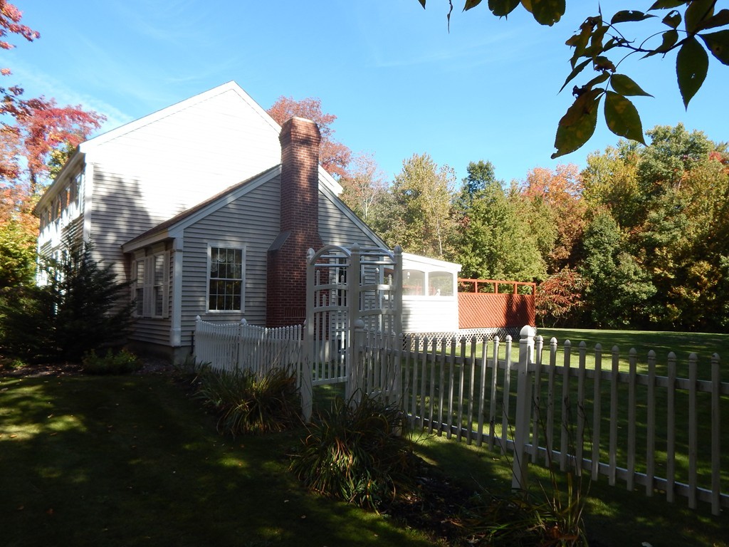 81 Osgood Road Sterling, MA 01564 - Photo 4 of 30