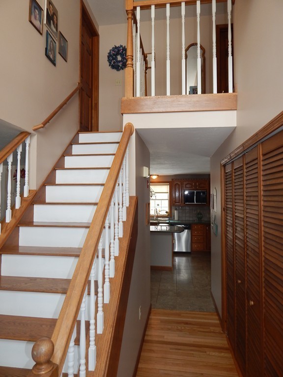 81 Osgood Road Sterling, MA 01564 - Photo 8 of 30
