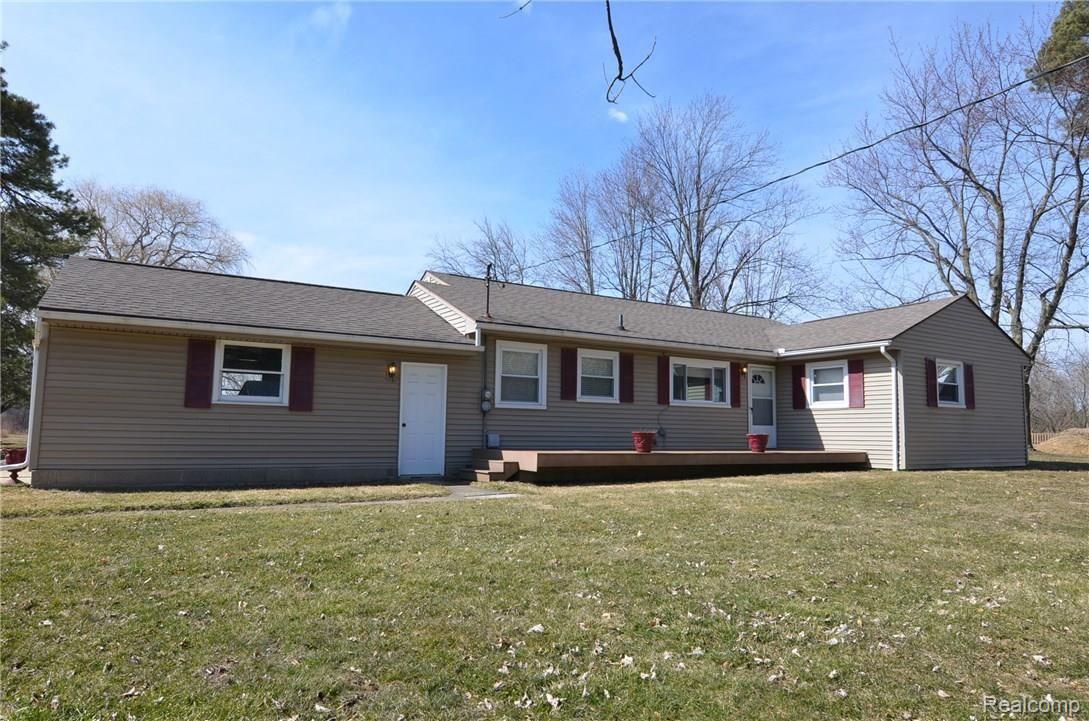 11184 Linden Road Linden, MI 48451 - Photo 2 of 30 GREAT CURB APPEAL