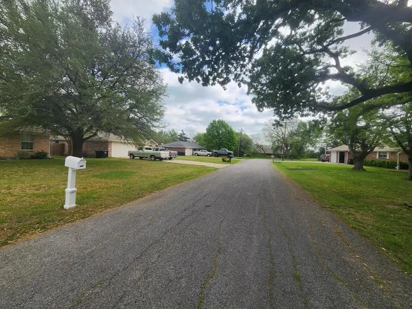 $1,600 | 206 Hackberry Drive, Greenville, TX 75402