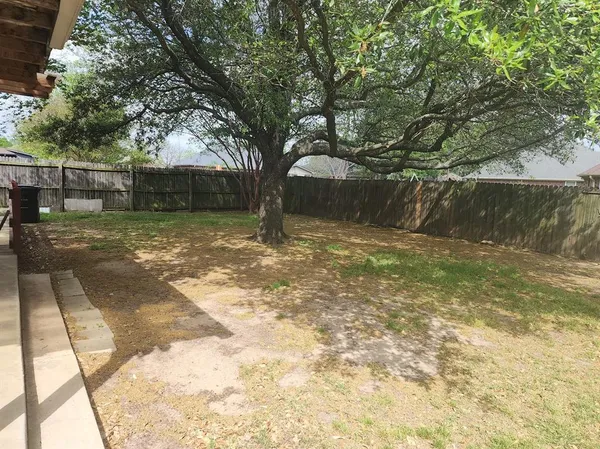 $1,600 | 206 Hackberry Drive, Greenville, TX 75402