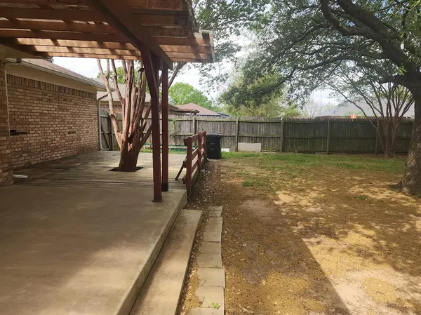 $1,600 | 206 Hackberry Drive, Greenville, TX 75402