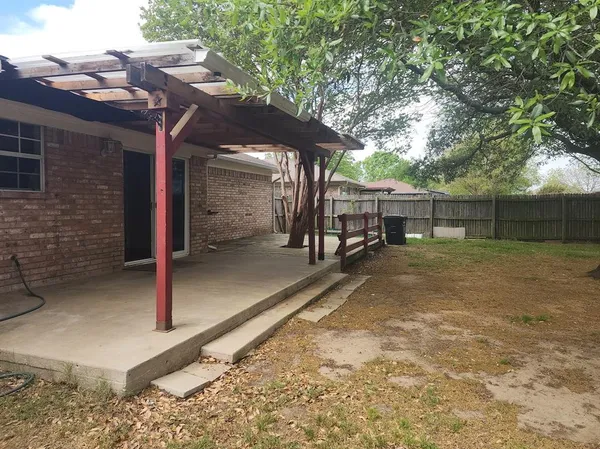 $1,600 | 206 Hackberry Drive, Greenville, TX 75402