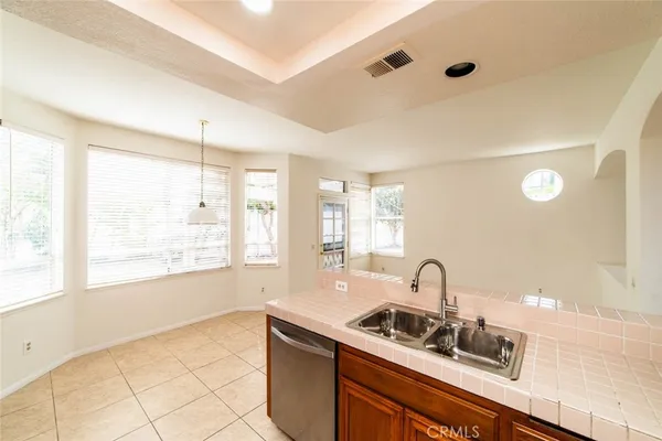 $4,450 | 10 Sparta, Irvine, CA 92614