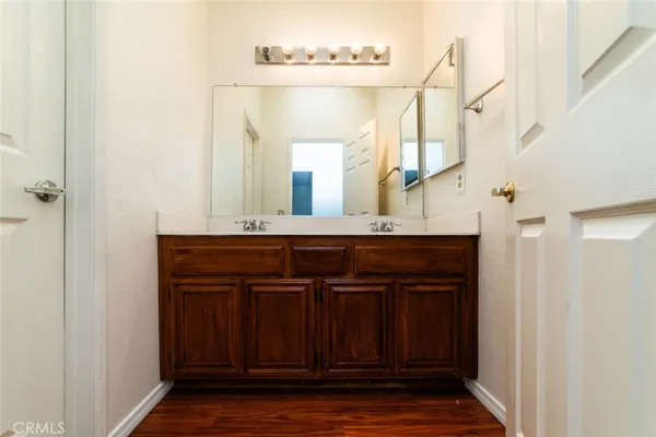 $4,450 | 10 Sparta, Irvine, CA 92614