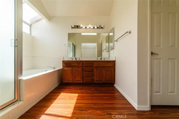 $4,450 | 10 Sparta, Irvine, CA 92614